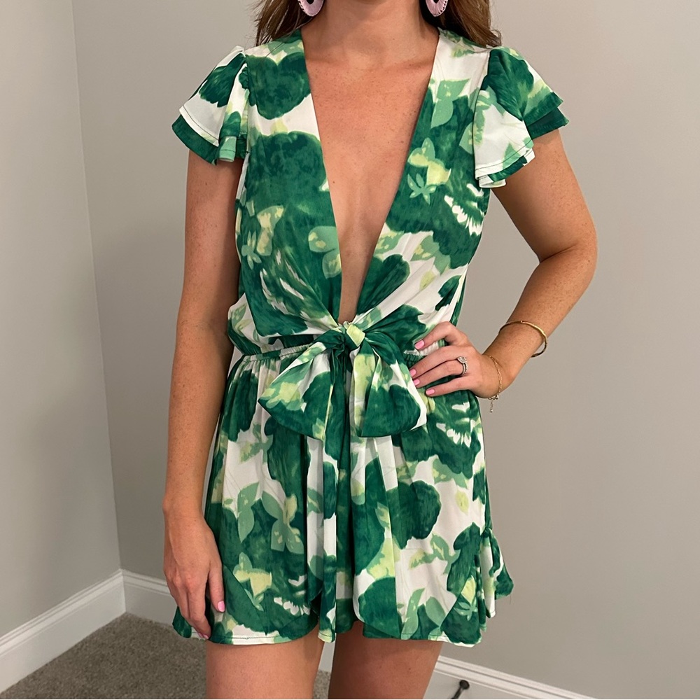 Adorable green and white romper size small